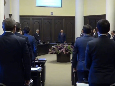 Կառավարության նիստն սկսվեց ապրիլյան պատերազմի զոհերի հիշատակը հարգելով