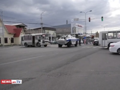 «Զվարթնոց» օդանավակայան տանող ճանապարհը մասամբ ավտոբուսներով փակված է