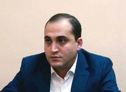 «Պարետի էրեխեն կուշտ ա, իմս սոված ա». քաղաքացին վիճաբանել է իր ճանապարհը փակող ոստիկանների հետ