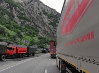 Armenia PM on situation at Upper Lars checkpoint