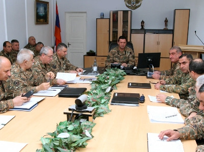 Artsakh Defense Army commander chairs military council session, gives assignments