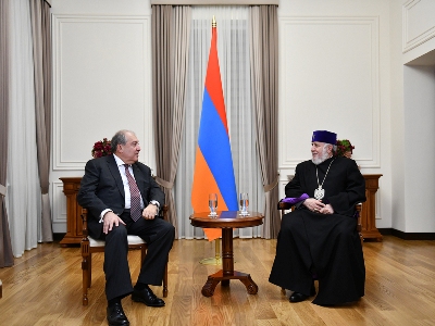 His Holiness Karekin II congratulates Armenia President on Easter