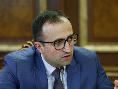 Ես չեմ վարանում իմ սխալներն ընդունել. ստերիլ պաշտոնյաներ ունենալու պահանջն այնքան էլ ճիշտ չէ. նախարար