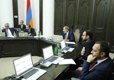 «Փաստ». «Նախկինները ո՞նց կարող են ճիշտ խորհուրդ տալ». Հայտնի է, թե ով է հակաճգնաժամային փաթեթների «կնքահայրը»