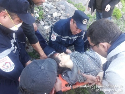 Փրկարարները դուրս են բերել Քասախի կիրճն ընկած երիտասարդ կնոջը. նրան հասցրել են Երեւան