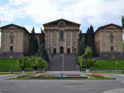 Սերժ Սարգսյանի մասնակցությամբ հանձնաժողովի նիստը շարունակվում է արդեն 4 ժամ