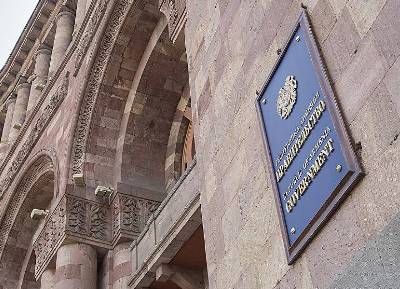 «Իրատես». Կառավարության օպտիլամացումից հետո աշխատակիցների քանակը գրեթե չի փոխվել. ի՞նչ եղան «շարիկ գլորողները»
