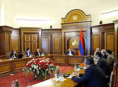 Armenian government discusses draft police reform strategy