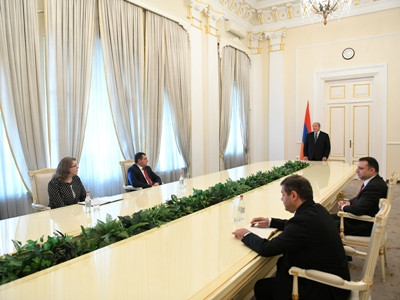 Armenia Supreme Judicial Council acting member and court judges take oath of office