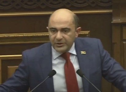 Եկեք որոշենք, որ ում ասում ենք մնա տանը, տանենք 100 հազար դրամ փող տանք. Մարուքյան