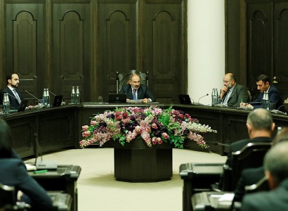 Armenia PM meets with deputies of parliamentary factions
