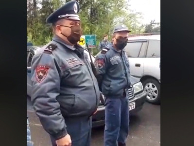 «Վարչապետին կարելի է, մեզ ո՞չ». Արարատ Խանդոյանին թույլ չտվեցին բարձրանալ Ծիծեռնակաբերդի հուշահամալիր