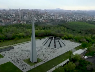 Yerevan mayor and Armenia's regional governors lay flowers at Armenian Genocide Memorial