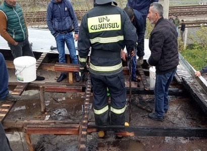 Քարակերտ գյուղում այրվել է Երկաթուղային փողոցի տներից մեկի տանիքը