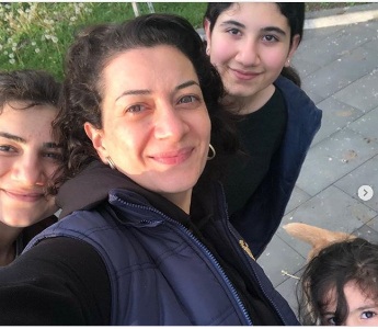 «Աղջիկներով». Աննա Հակոբյանը լուսանկար է հրապարակել