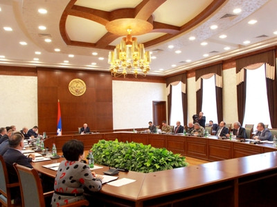 Artsakh president chairs government’s meeting