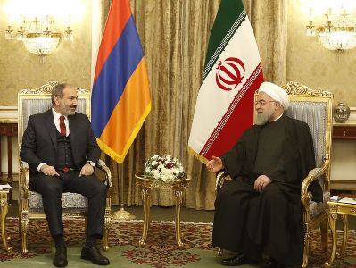 Armenian PM and Iranian President discuss COVID-19 pandemic