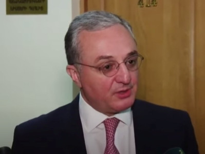 FM: Armenia has problems with Russia and is discussing them