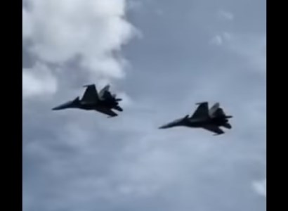 Armenia MOD Spokesperson posts video of flight of SU-30s carried out by Armenian pilots