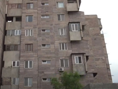 Գիշերը 4-ի մոտերը խուլ դմփոց լսեցի. հարեւանը՝ 9-րդ հարկից երեխաների հետ դուրս նետված տղամարդու դեպքի մասին