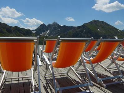 EU does not rule out resumption of domestic tourism in summer