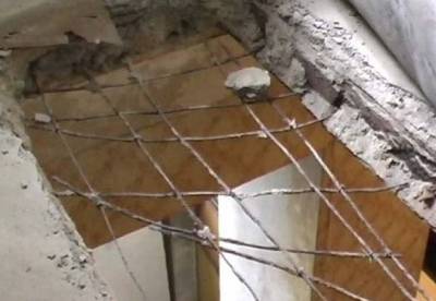 Փլուզում Երեւանի Խանզադյան փողոցում․ կայանված «Mitsubishi Altrek» մեքենան վնասվել է