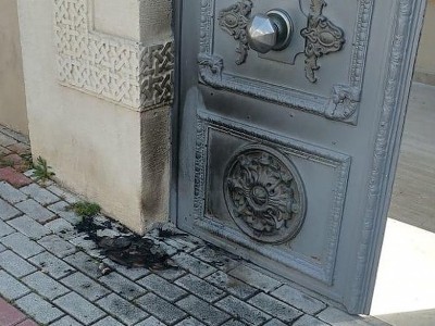 Man who tries to set fire to Armenian church in Istanbul says Armenians 'brought' COVID-19