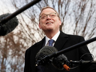 Trump's advisor says it is scary to go to work in the White House amid COVID-19