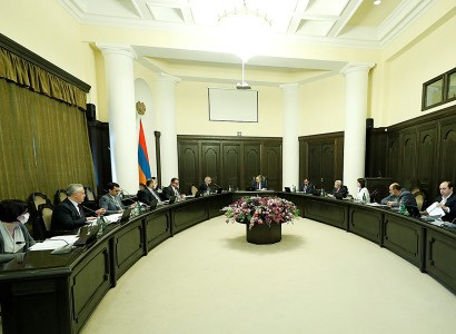 Armenia PM chairs consultation devoted to educational programs for encouraging employment