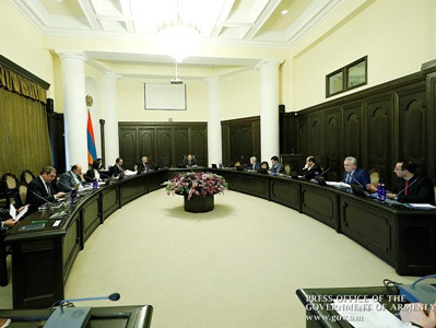 Armenia PM chairs consultation devoted to neutralization of consequences of COVID-19