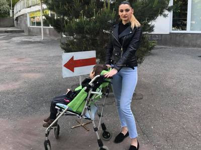 «ԲԿ-ի բակը հիվանդասենյակից հետո հսկայական տարածք է թվում». Երիտասարդ մայրն ու երեխան կորոնավիրուսից ապաքինվել են