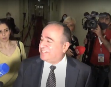 Armenia PM adviser attending meeting of parliament inquiry committee on April 2016 war