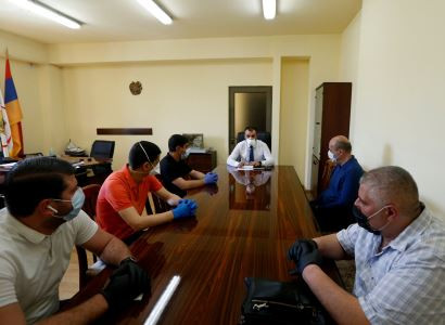 Yerevan deputy mayor meets with kindergartens' food suppliers