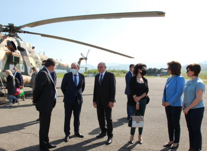 Karabakh President-elect greets Armenia PM and his wife
