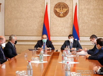 Armenia PM, Karabakh new President meet with banking system representatives