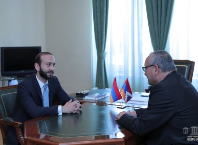 Armenia parliament speaker meets with newly-elected Artsakh colleague