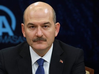Թուրք նախարարը հպարտացել է հայկական եկեղեցու խաչը պոկած եւ Դինքի կնոջը մահով սպառնացած անձանց արագ ձերբակալելով