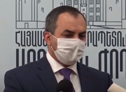«Հարցը տալուց մտածեք, թե ում եք տալիս եւ ինչ ձեւով եք տալիս». Դատախազը՝ «Սերժ Սարգսյանի մնացորդ» լինելու մասին