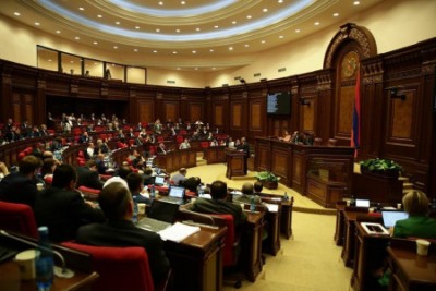 «Փաստ». Խորհրդարանն արձակուրդ կգնա ավելի ուշ. Ամռանն արտահերթերի պակաս չի լինելու