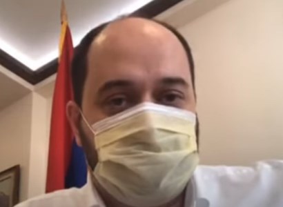 Ծնողներին խնդրում եմ հեռու լինել դպրոցից. Արայիկ Հարությունյանի հորդորը