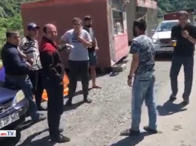 Ապրիլյանի մասնակից եմ, չեմ կարողանում գամ 4 ամսական երեխայիս տեսնեմ. Լարսում ՀՀ քաղաքացիներ կան
