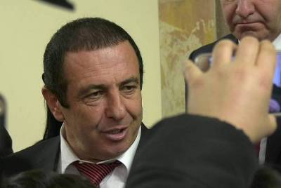 «Հրապարակ». Ծառուկյանը պատրաստ է այս անգամ մինչեւ վերջ գնալ. Փաշինյանը հրահանգել է նրա որդու՝ Նվերի ուղղությամբ աշխատել