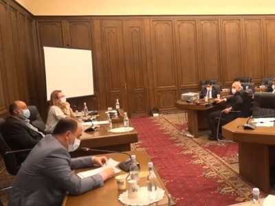 Դավիթաշեն վարչական շրջանի ղեկավարի համար 9,9 մլն դրամանոց մեքենա են ուզում գնել. ԼՀԿ պատգամավորը վրդովվեց