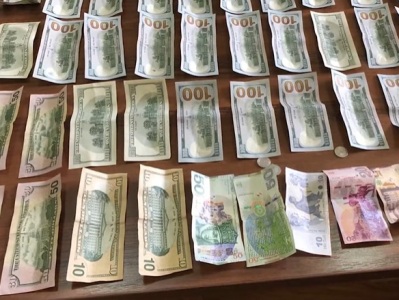 Գյումրիի բնակարանից հափշտակել էր 1 միլիոն 700 հազար դրամ եւ 8000 դոլար. մանրամասներ