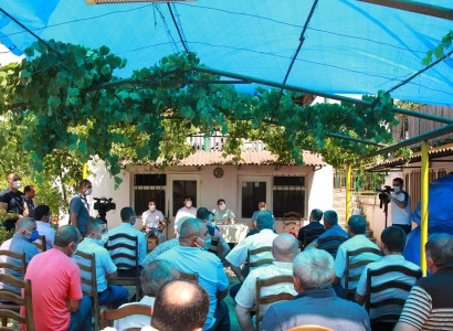 Արայիկ Հարությունյանը հողօգտագործողների հետ դաշտային պայմաններում խորհրդակցություն է անցկացրել