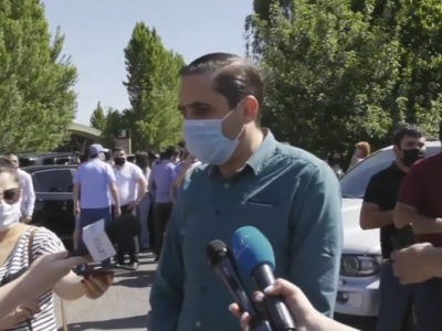 Գագիկ Ծառուկյանը տանն է, խուզարկություններ են նաև ԲՀԿ՝ Գեղարքունիքի գրասենյակում