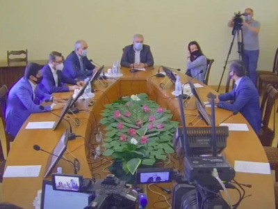 Պաշտպանության եւ անվտանգության հարցերով խորհրդարանական հանձնաժողովի նիստը չի անցկացվել COVID-19-ի եւ Ծառուկյանի պատճառով
