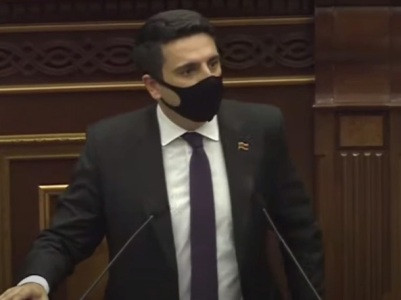 Հիմա տպավորություն է, որ վերջում կորոնավիրուսն է ինչ-որ տեղից հայտարարությամբ հանդես գալու. Ալեն Սիմոնյան