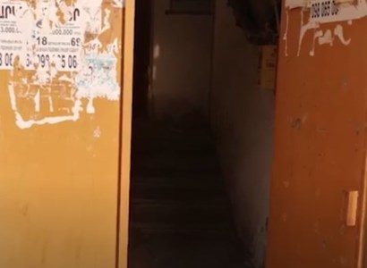 Փորձել էր շքամուտքում կողոպտել կնոջը, բայց բռնվել էր․ կինը դիմադրել է