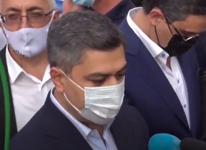 Արթուր Վանեցյանը դատարանի բակում է